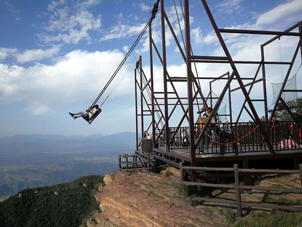 景區(qū)懸崖秋千游玩注意事項(xiàng)