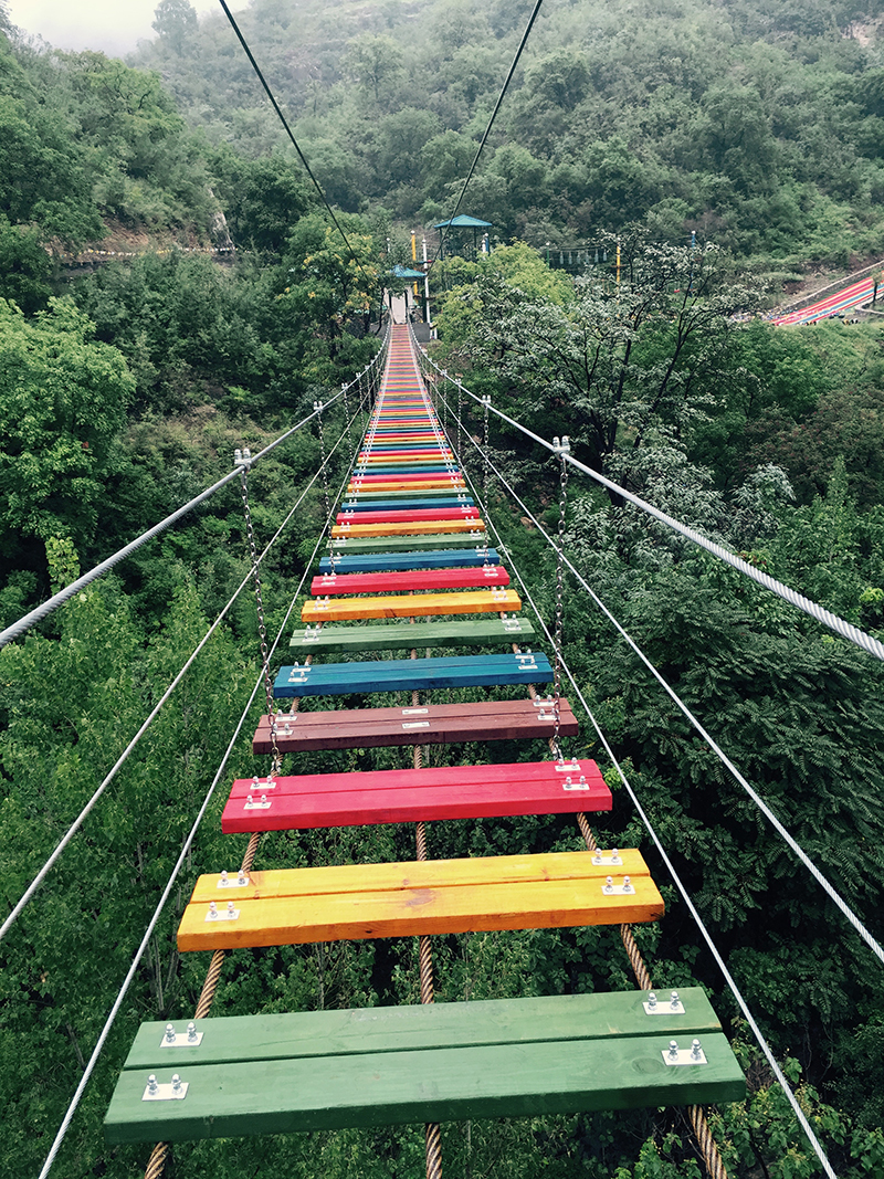 [鼎創(chuàng)分享]如何選擇步步驚心橋設(shè)備廠家