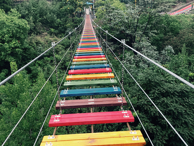 景區(qū)火爆游樂(lè)項(xiàng)目步步驚心挑戰(zhàn)橋助力景區(qū)收益高升