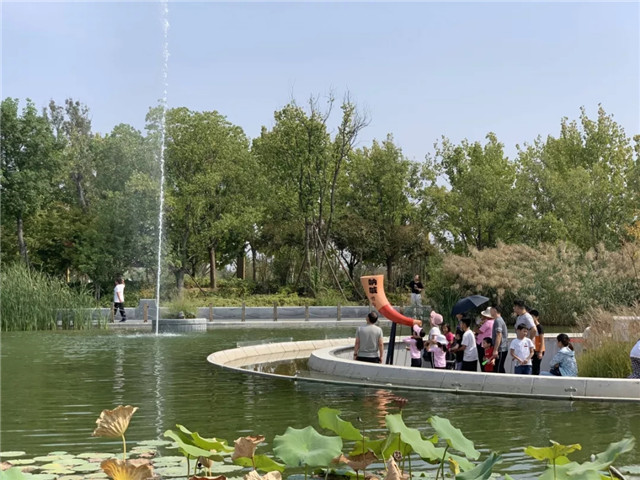 景區(qū)網(wǎng)紅游樂設(shè)備喊泉